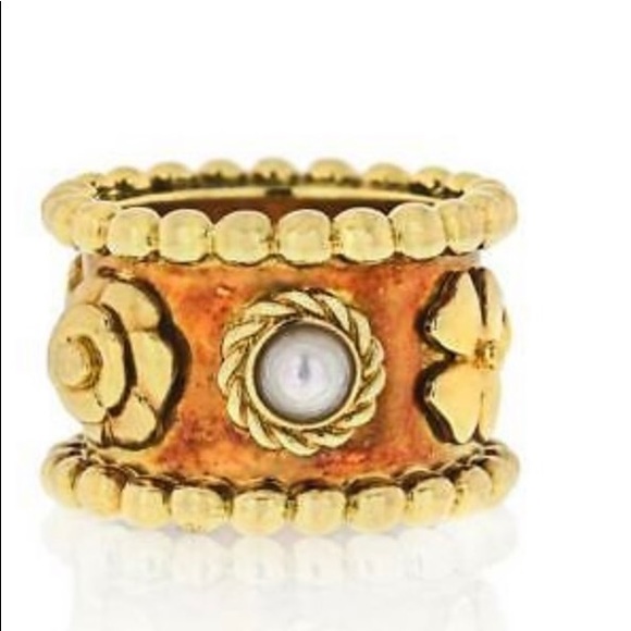 CHANEL 18K YELLOW GOLD PEARL CLOVEF RING SIZE 4.5 - Picture 3 of 6